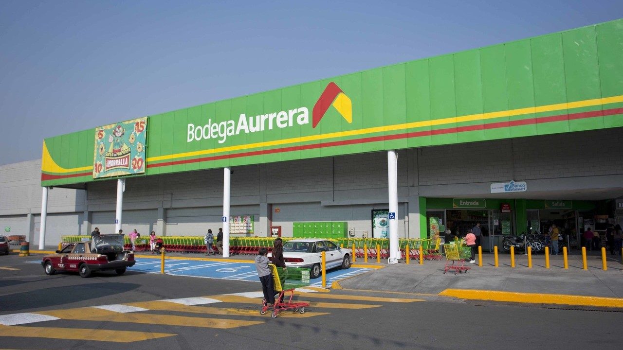 Does a user's phone number support iMessage?